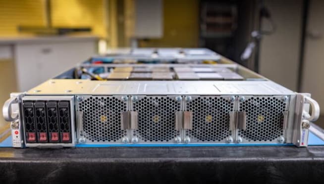 Thumbnail: Product Review – Supermicro SYS-220GQ-TNAR+ a NVIDIA Redstone 2U Server