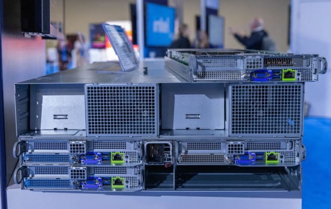 Thumbnail: Product Review – New Supermicro GrandTwin 2U4N 1P Platform at Intel Vision 2022