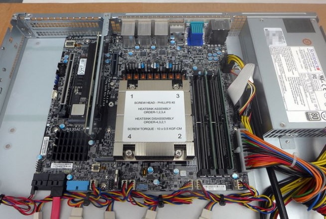 Thumbnail: Product Review – IT 來開箱 ─ AMD 核心！Supermicro SuperServer AS-1015A-MT 1U 機架式工作站